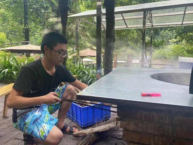 男孩小区地灯漏电身亡事件，父亲的遗憾与呼唤