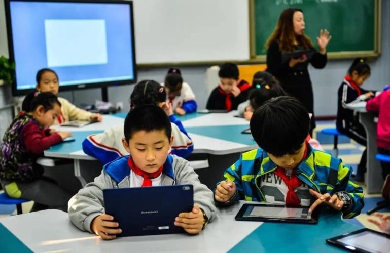 猿辅导回应大学生涌入平台PK小学生，心灵与自然的教育碰撞
