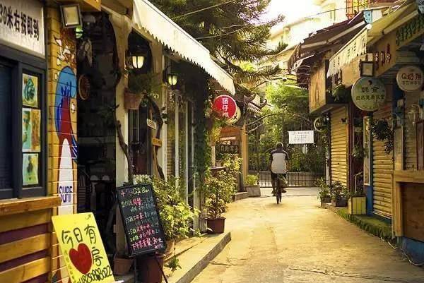 美素最新事件，小巷特色小店成隐藏宝藏，独特魅力引关注