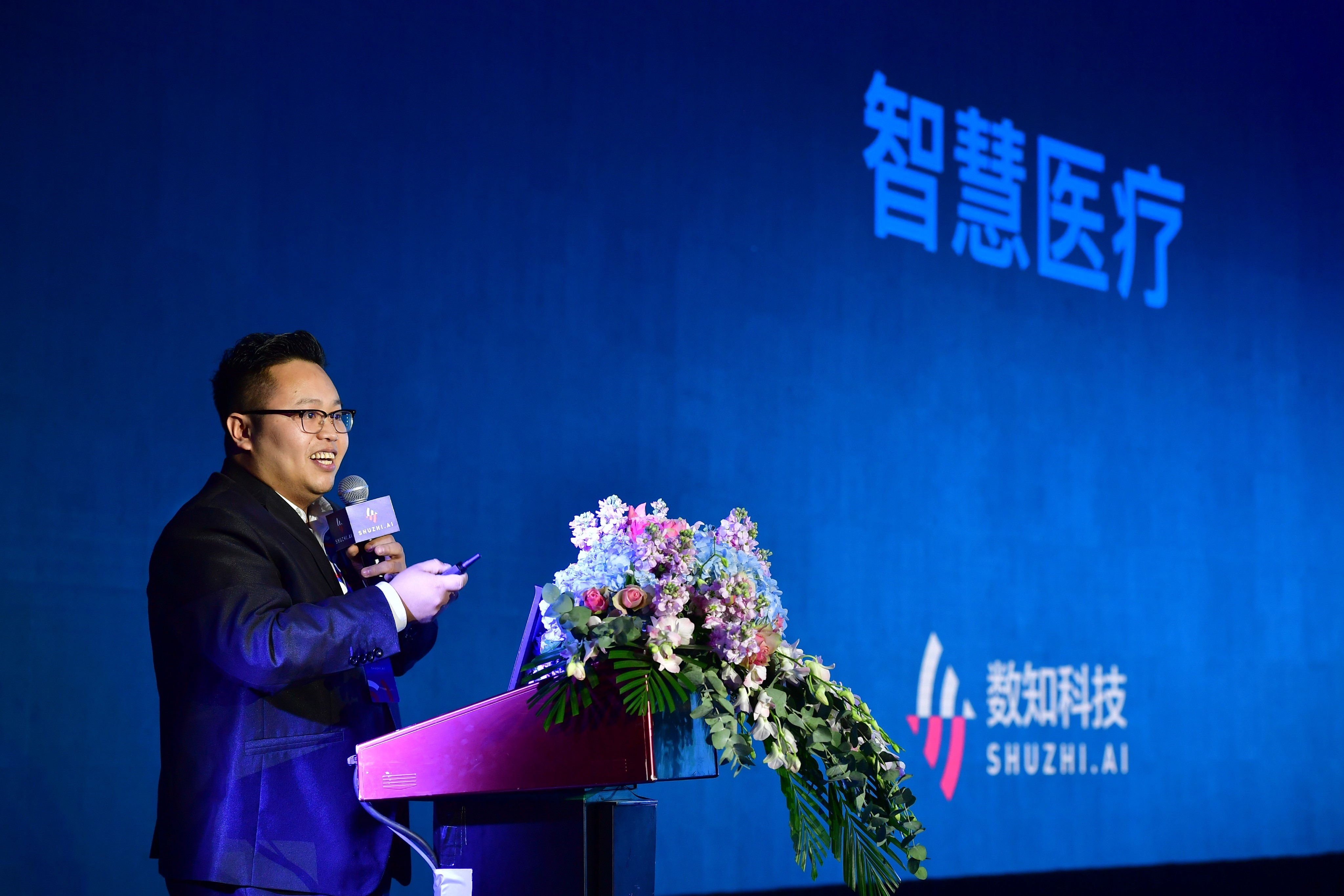 顾嘉辉最新科技产品介绍亮相，引领未来科技潮流！