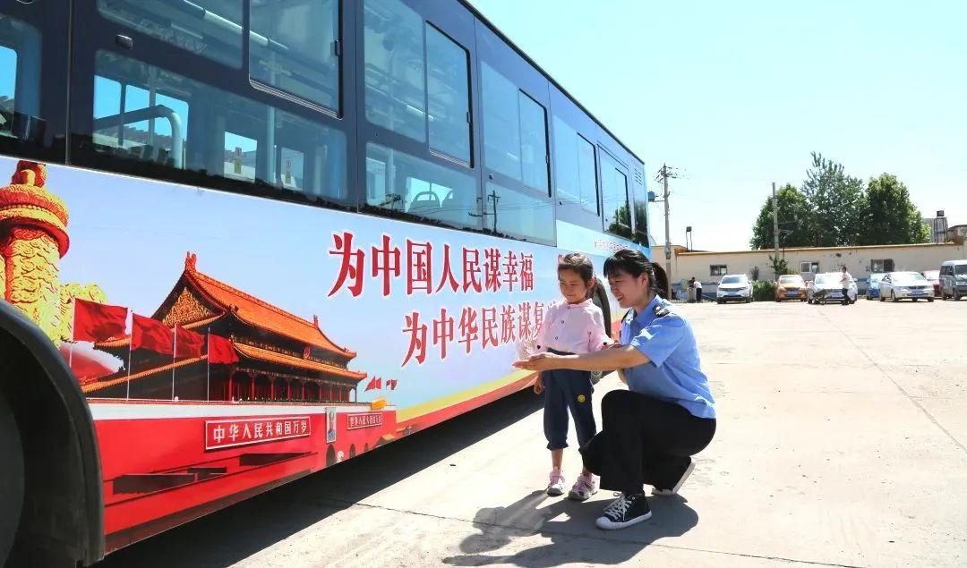 时代背景下的全球脉动，最新国际新闻综述与热点分析