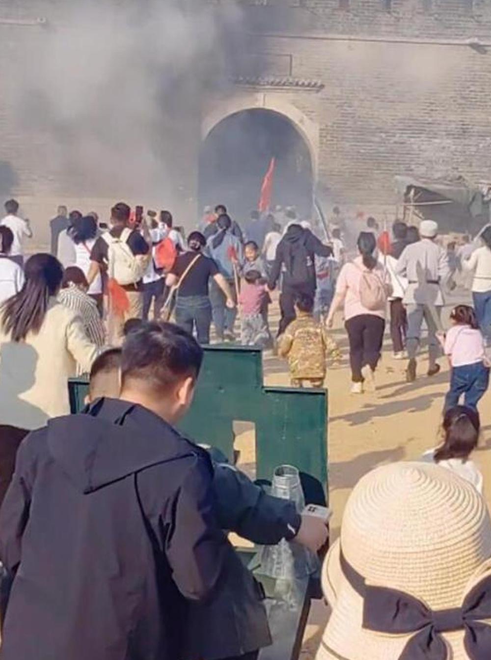 跟着团长打县城爆火现象分析，景区回应与影响初探