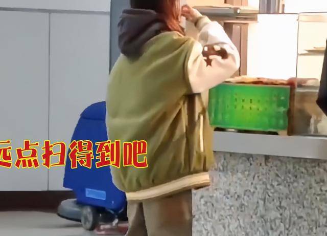 男生食堂遭遇无视与特色小店的奇妙缘分