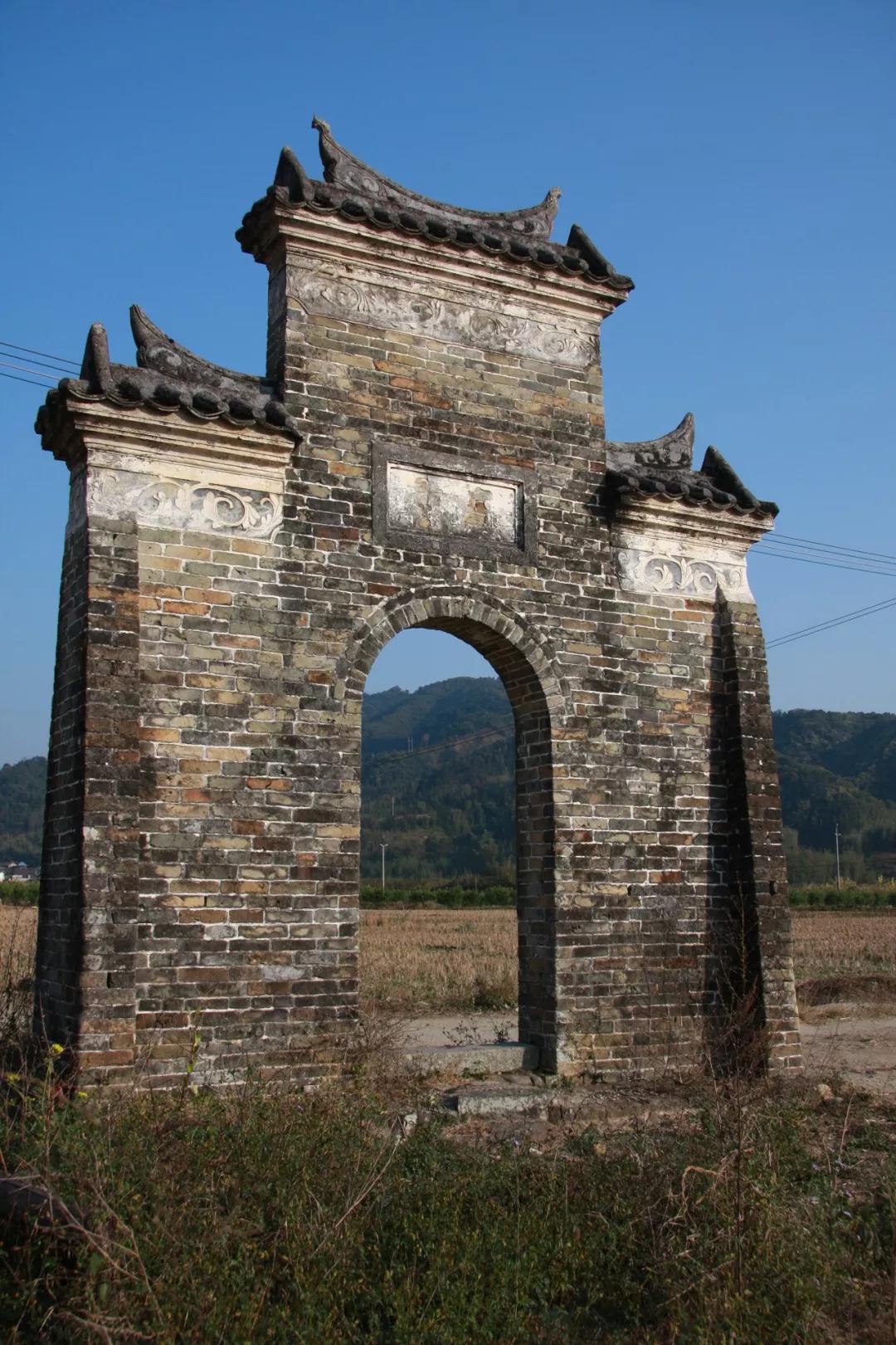 龙门小镇的温馨日常，最新龙门新闻报道