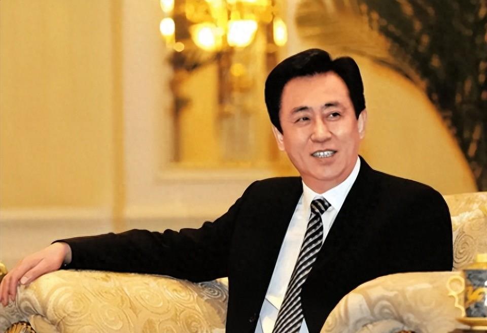 许家印前妻近3亿美元房产面临拍卖，背后故事引人深思揭秘
