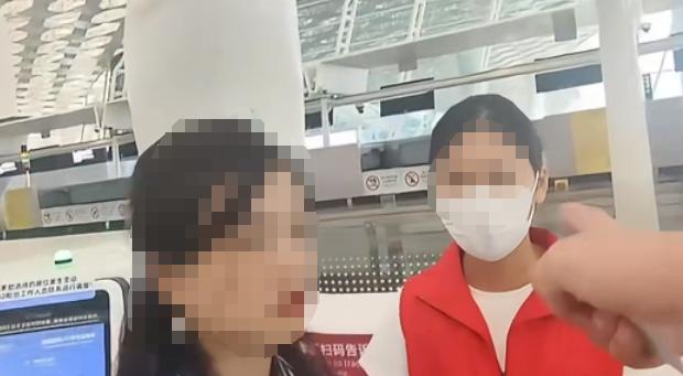 网红强迫机场志愿者摘口罩行为被拘事件分析，公众人物的道德与责任审视