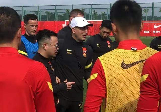 印尼主帅俚语吐槽国足踢法，技能学习指南与深度解析
