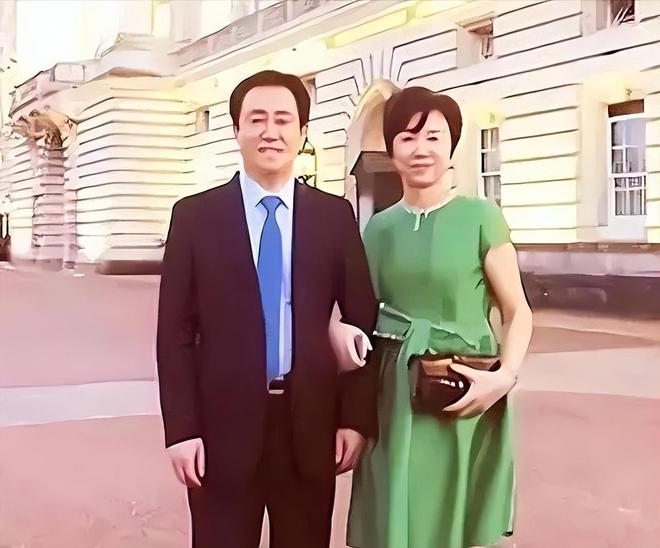 许家印前妻近3亿美元房产面临拍卖风险，应对步骤指南