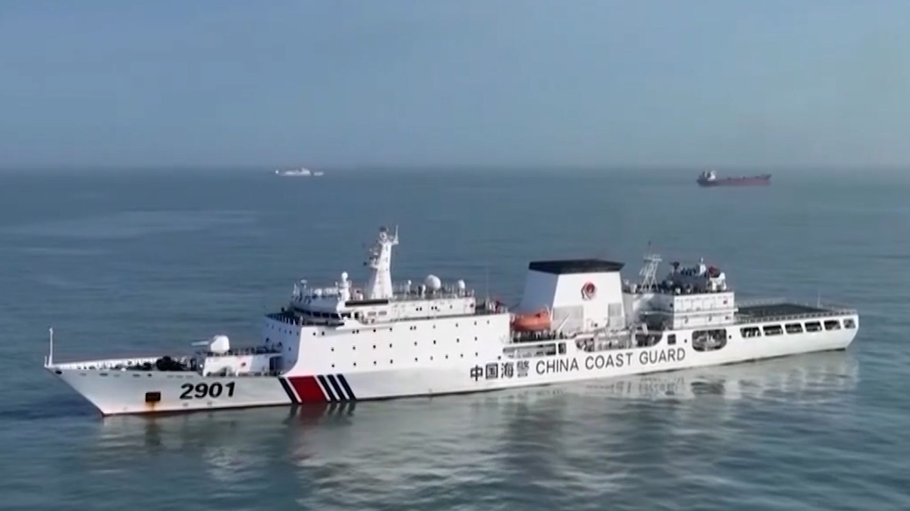 海警万吨舰