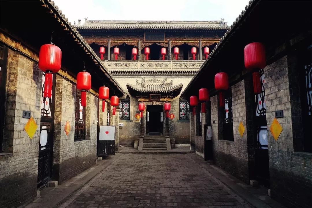 新津街角隐藏的特色小店，小巷深处的独特风味揭秘
