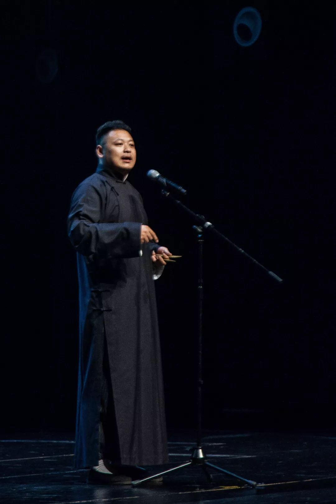 最新相声视频，小巷深处的笑声宝藏探秘