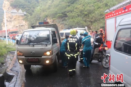 隧道车祸最新报道，力量与自信的挑战之路