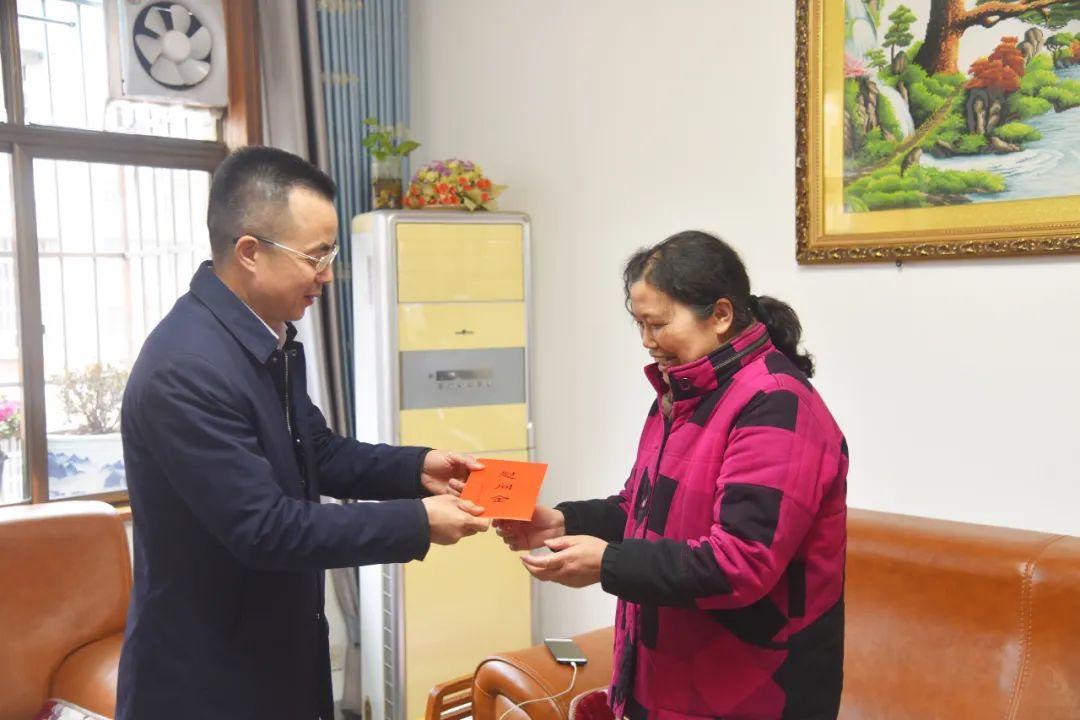 探索自然美景之旅，最新退休政策下的心灵平和之旅