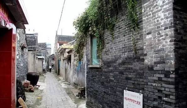 最新意识形态下的小巷风情，探索隐藏版特色小店之旅
