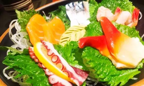 探寻小巷独特风情小店，有无行情的流行梗揭秘