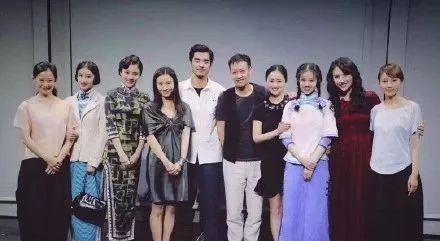 话剧演员收入，时代演绎背后的收入与生活观察