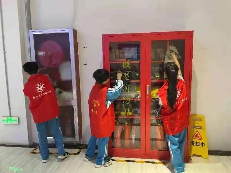 动漫小学，小巷中的奇幻秘密乐园
