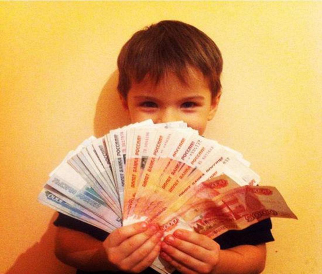 掀起欢乐浪潮的孩童魅力，最新外国小孩搞笑片段大放送